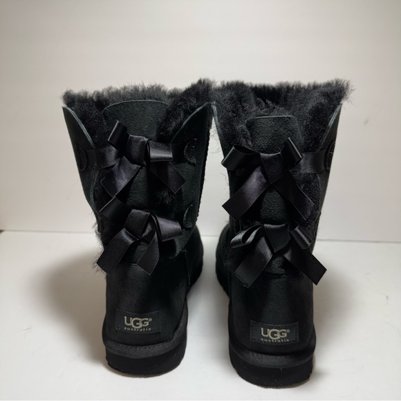 UGG Bailey Bow II Sheepskin Black Suede Winter Boots Women’s Size 10 - Picture 4 of 16